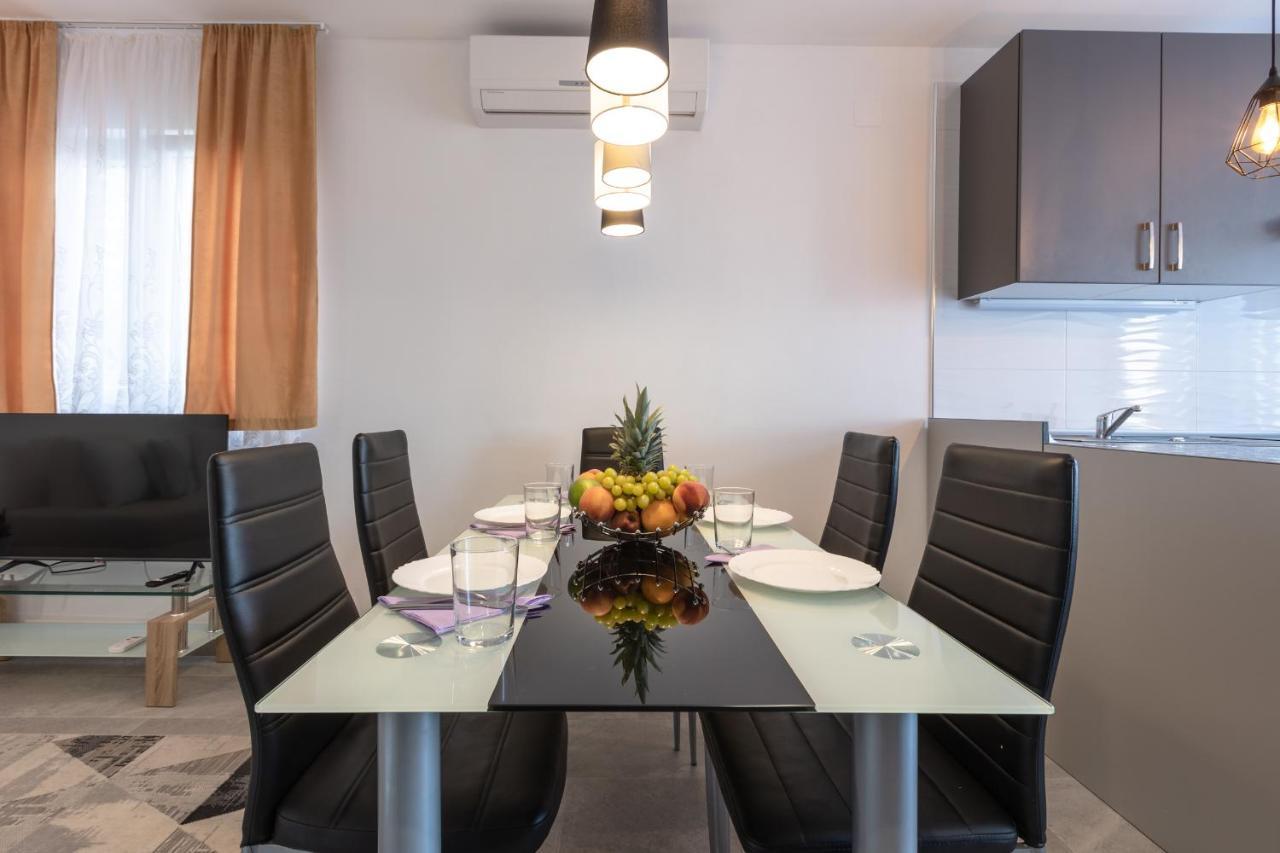 Holiday Home Insulam Mare Trogir Exteriér fotografie
