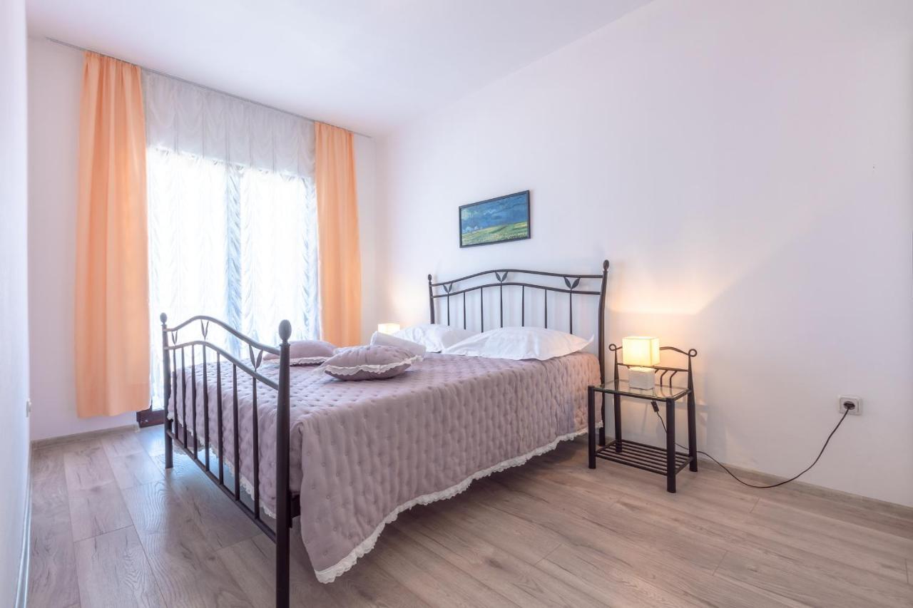 Holiday Home Insulam Mare Trogir Exteriér fotografie