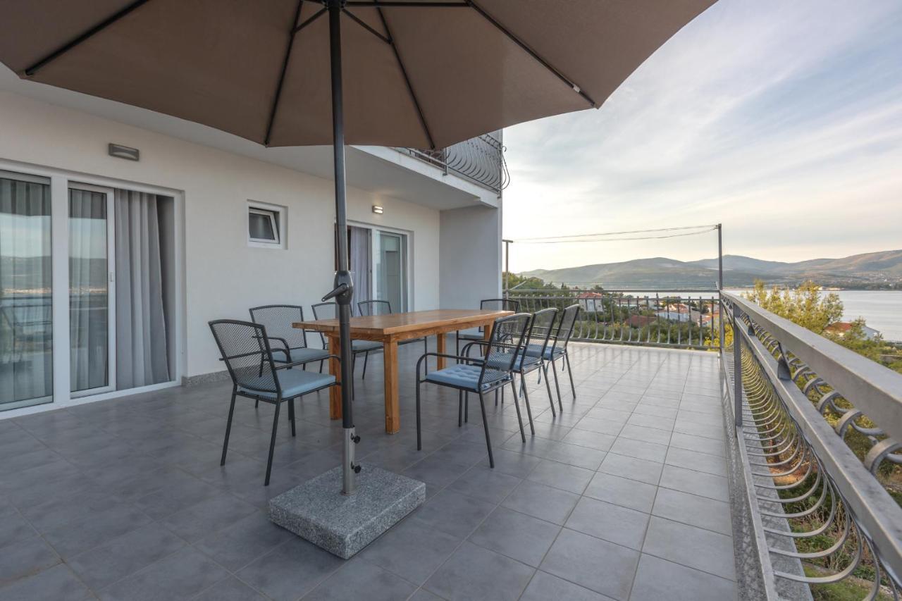 Holiday Home Insulam Mare Trogir Exteriér fotografie
