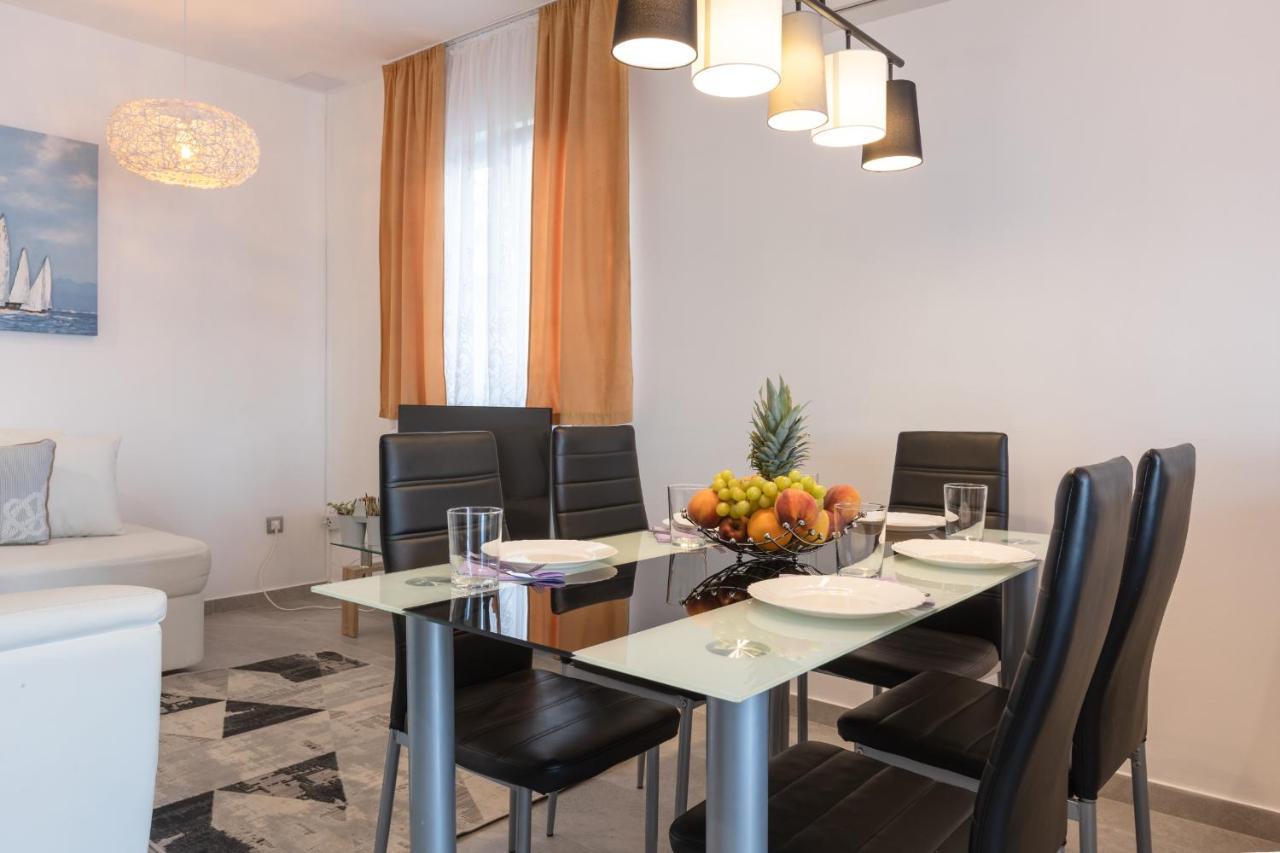 Holiday Home Insulam Mare Trogir Exteriér fotografie