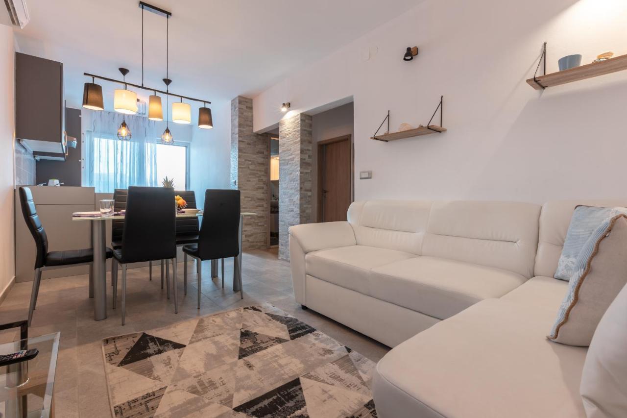 Holiday Home Insulam Mare Trogir Exteriér fotografie