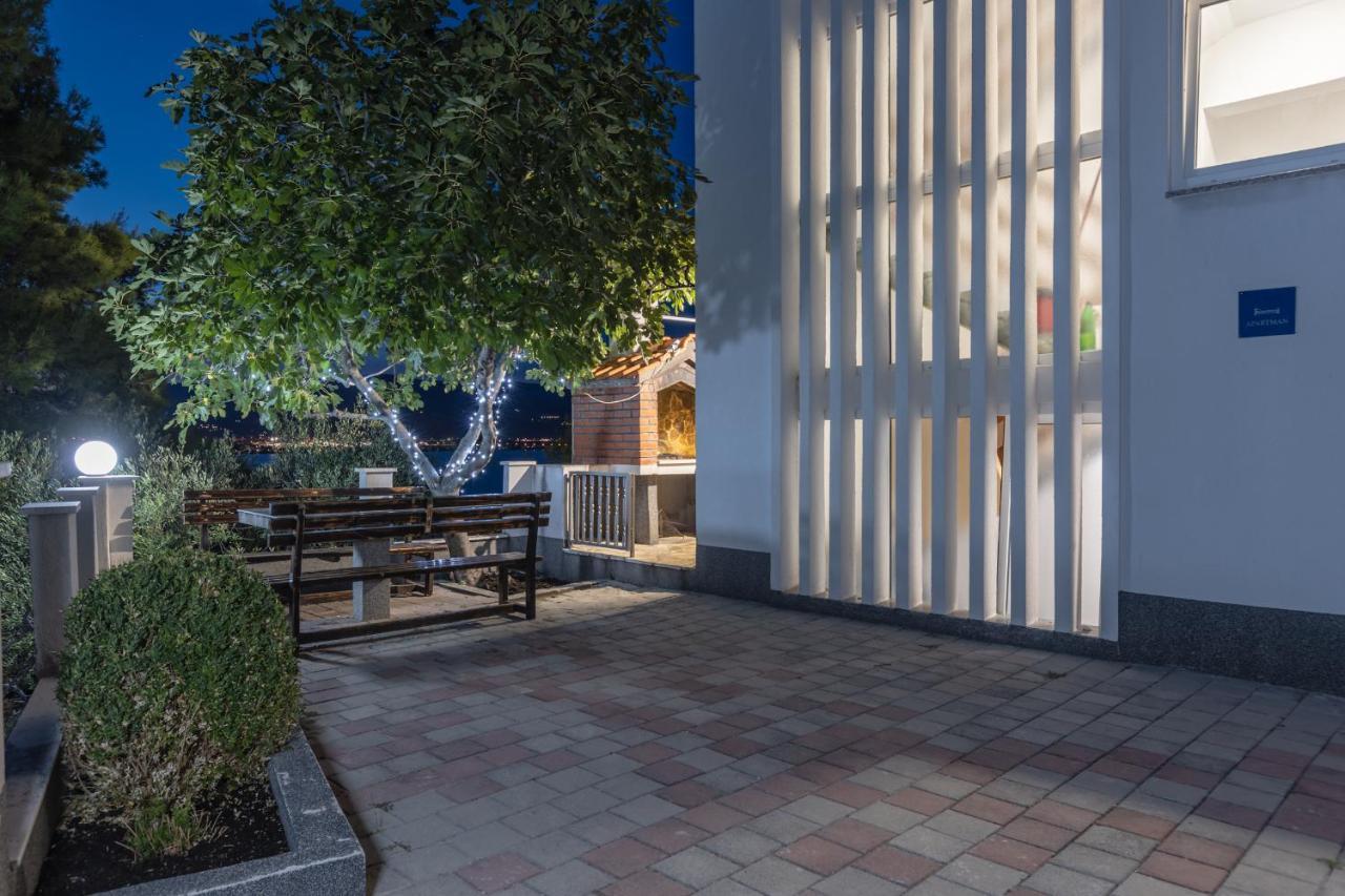 Holiday Home Insulam Mare Trogir Exteriér fotografie